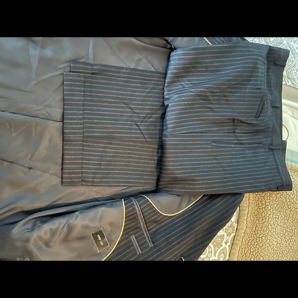 Gianni Uomo 2piece suit - Picture 4 of 4